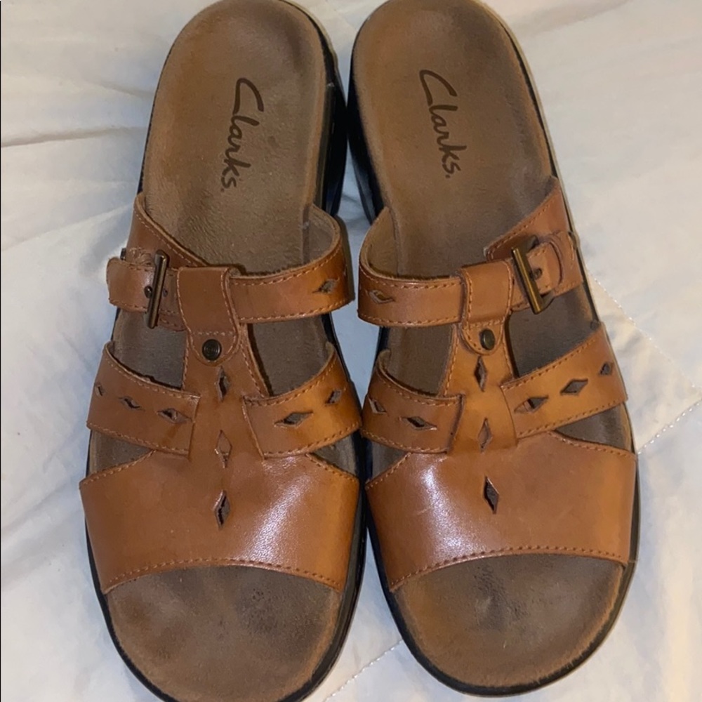 Women’s Clark’s Tan Sandals Size 8M